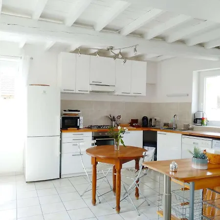 Semesterbostad La Maison De Thuy - En Auvergne