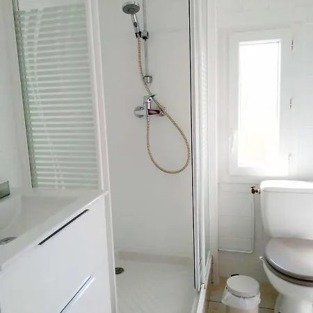 La Maison De Thuy - En Auvergne Hébergement de vacances *